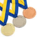 Premio de oro personalizado al por mayor medalla de la Universidad de los Emiratos Árabes Unidos con cinta